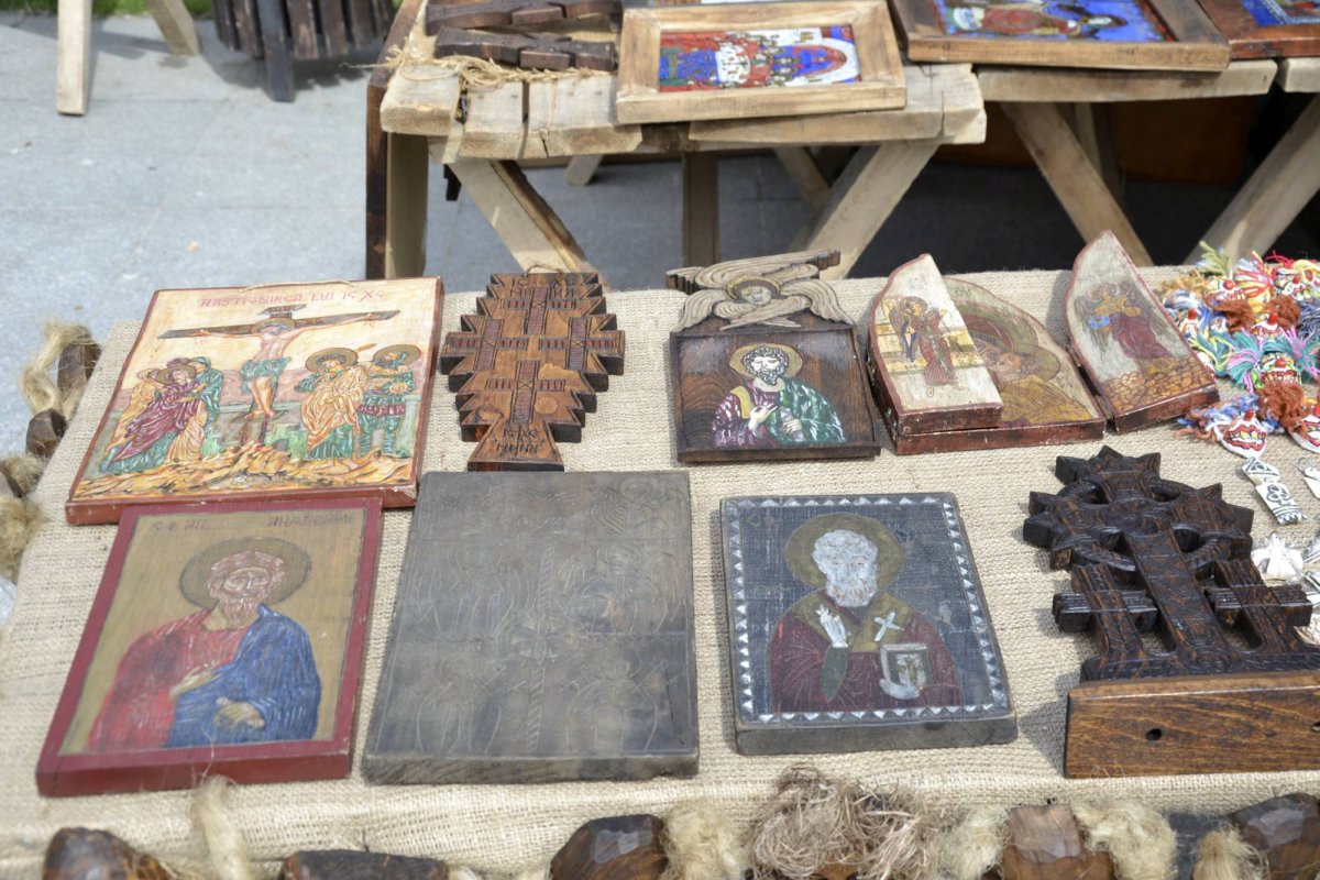 Icoana de vatră, „zăvorul” casei 40802