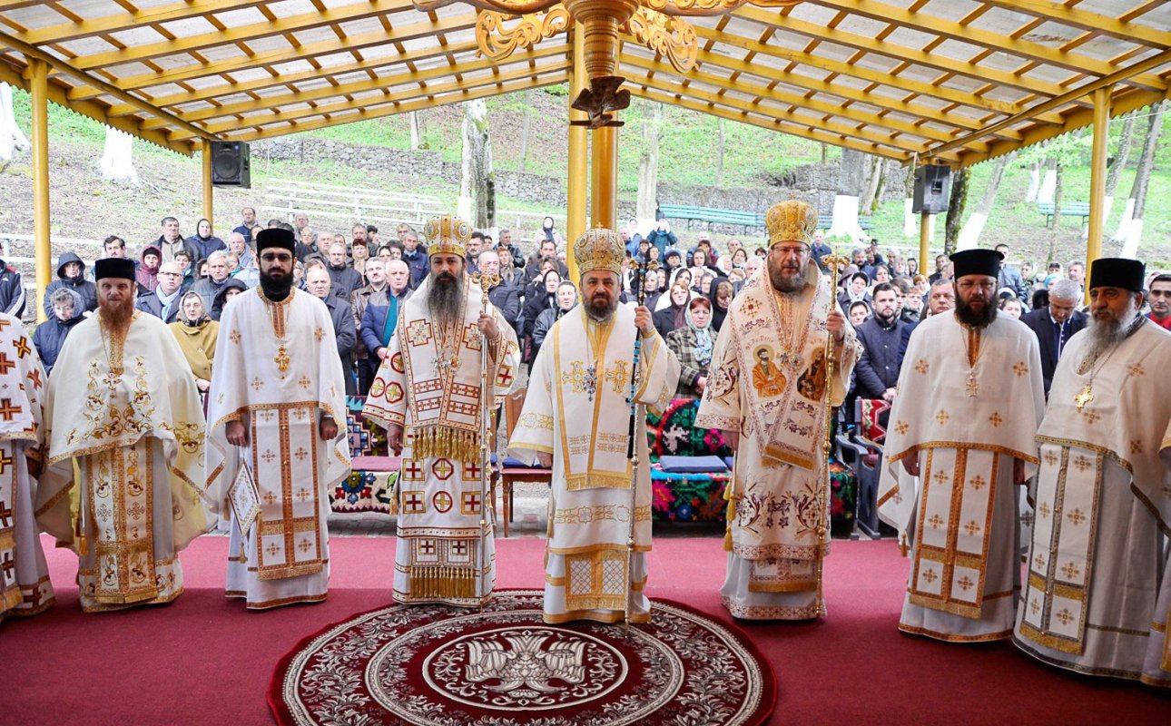 Sărbătoarea Izvorul Tămăduirii 40642