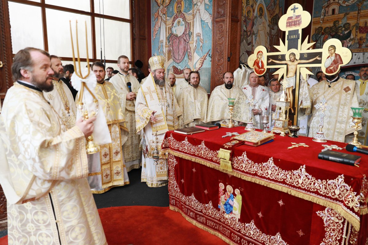 Sărbătoarea Izvorul Tămăduirii 40645