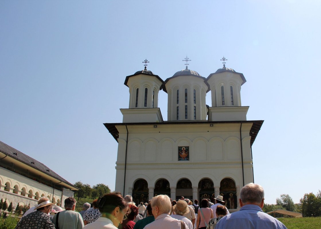 Sărbătoarea Izvorul Tămăduirii 40646