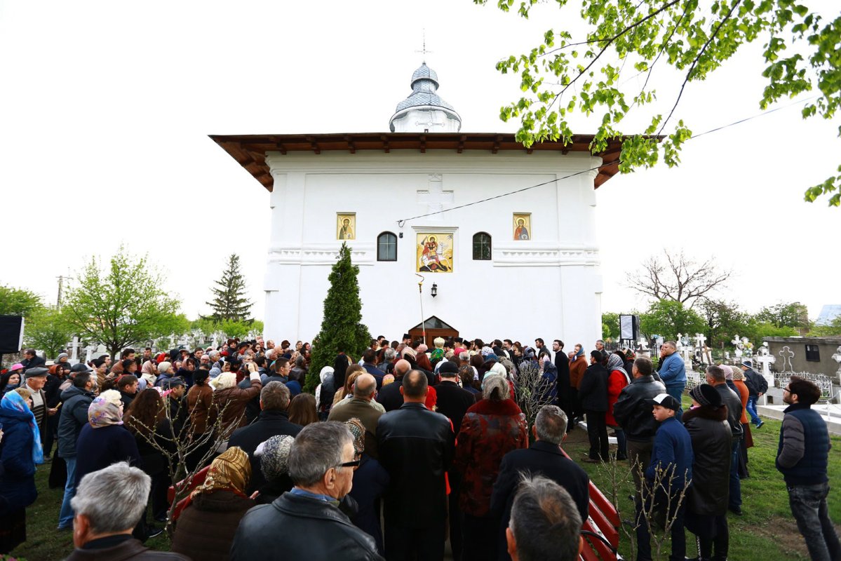 Duminica Tomii în eparhii din Muntenia 40626