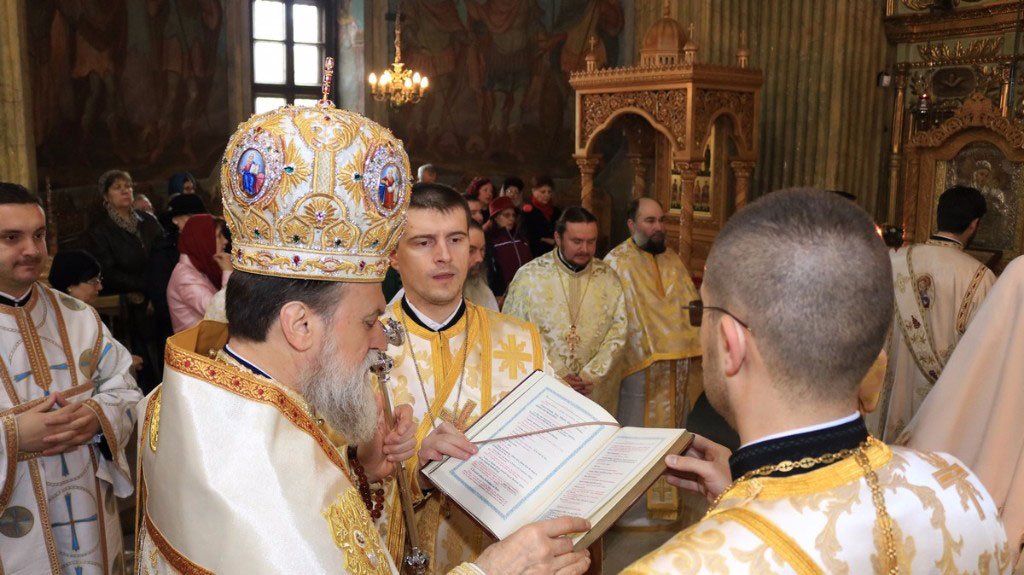 Duminica Tomii în eparhii din Muntenia 40627