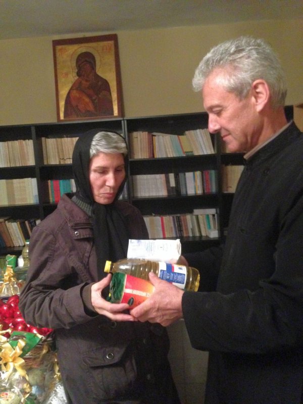 „Milostenia, chipul dragostei divine“ într-o parohie băcăuană 40559