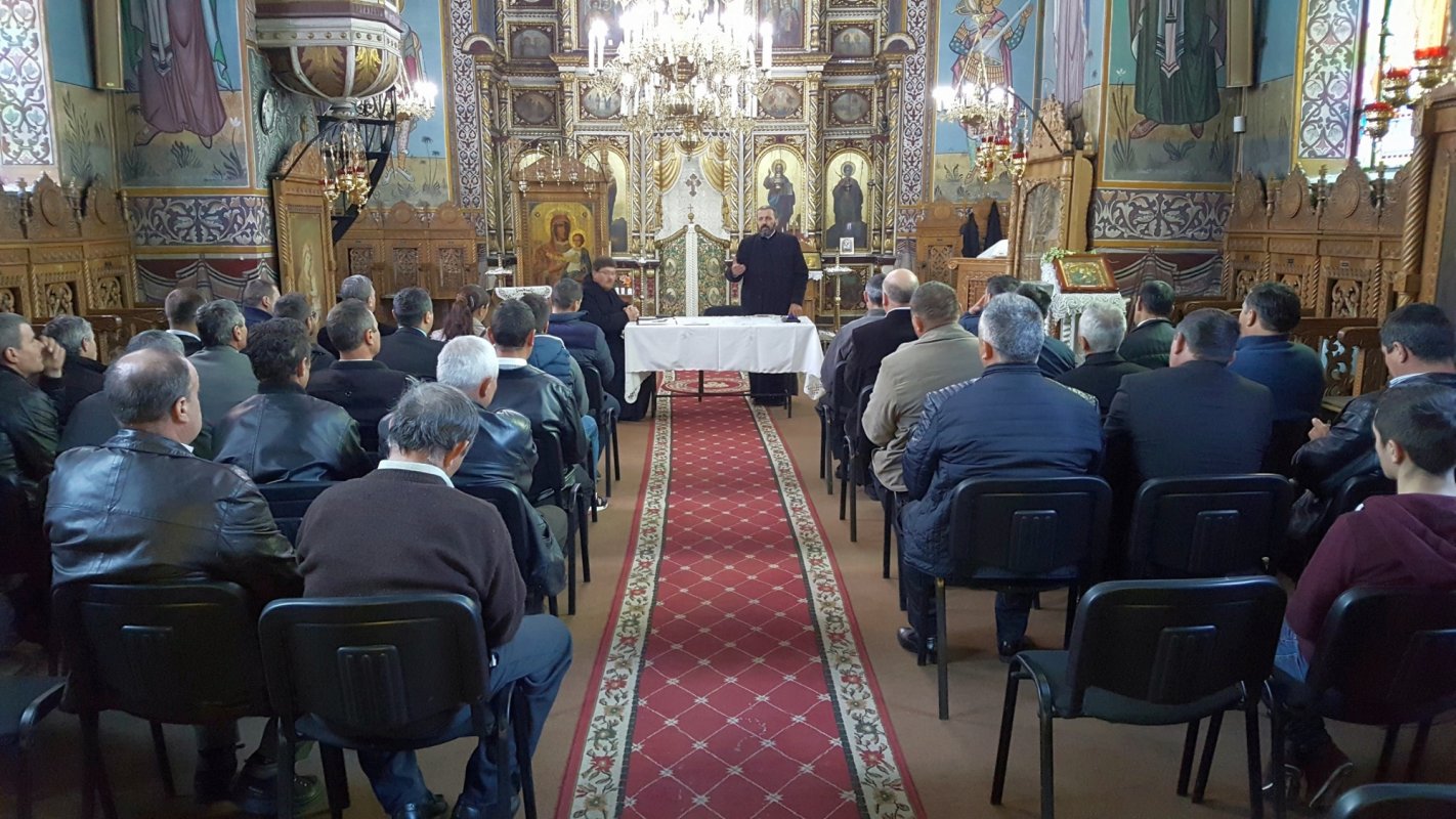 Conferinţa personalului neclerical, la Sascut 40483