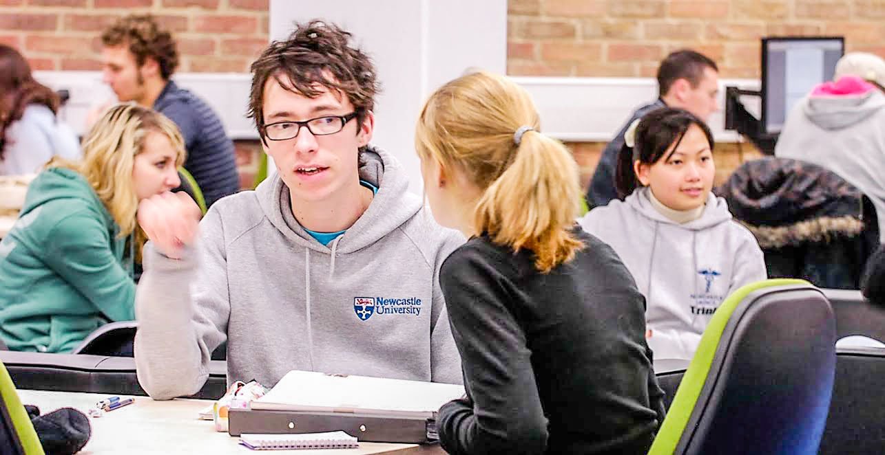 Credite pentru studenții români din Anglia 40553