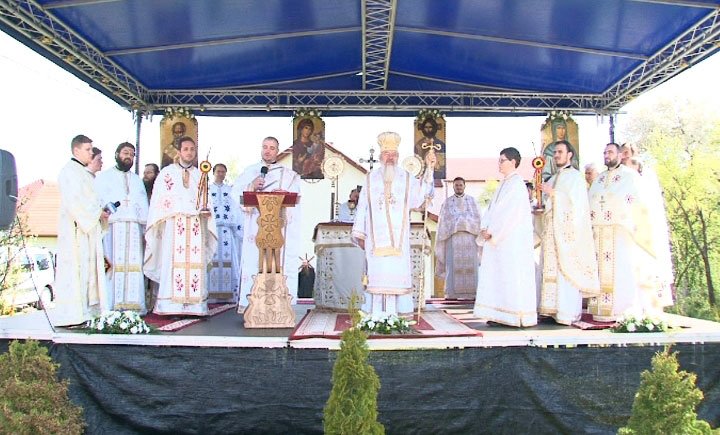 Hramul Sfinţilor Ierarhi Transilvăneni şi al Sfintei Elisabeta 40486