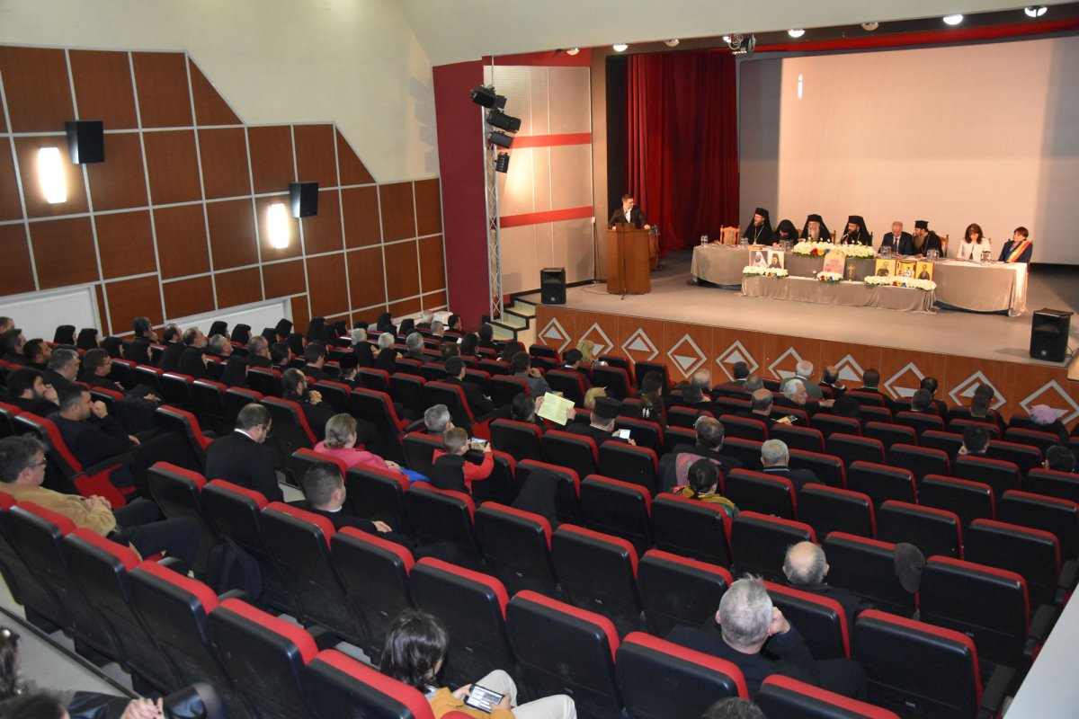 Simpozionul internațional „Jertfă și mărturisire” 40525