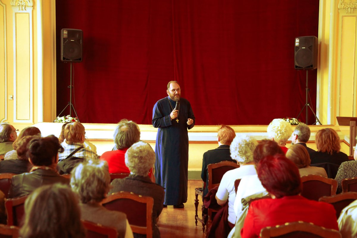 Concert și recital de poezie la Biblioteca „ASTRA” din Sibiu 40342