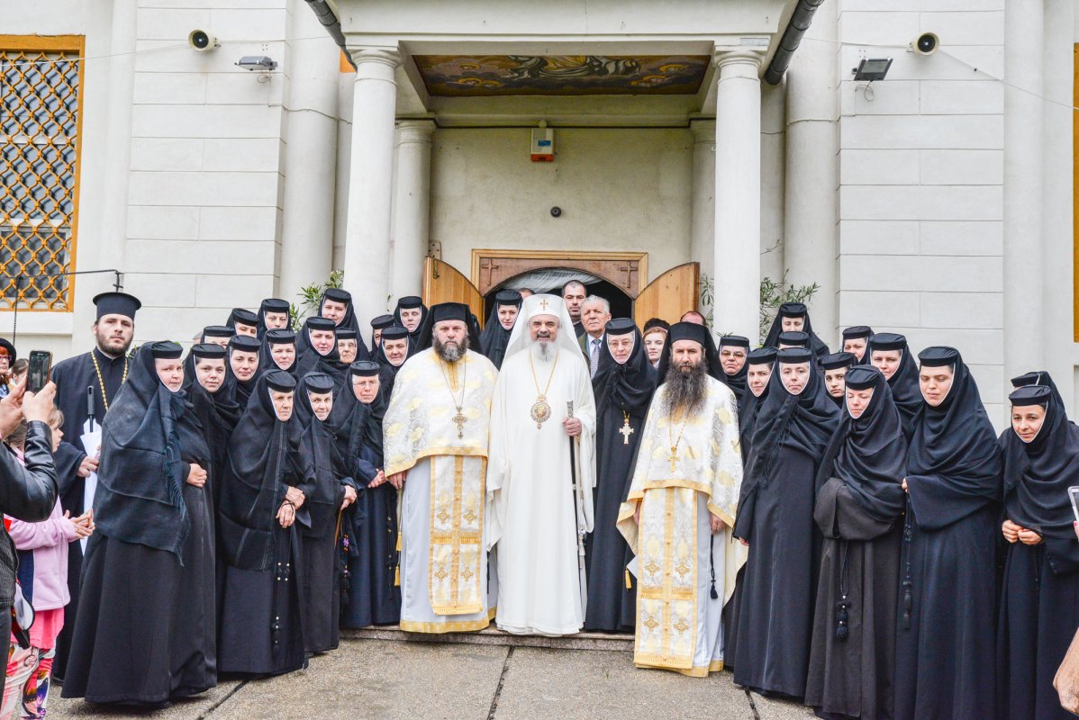 Pomenirea modelelor tuturor femeilor credincioase 40224