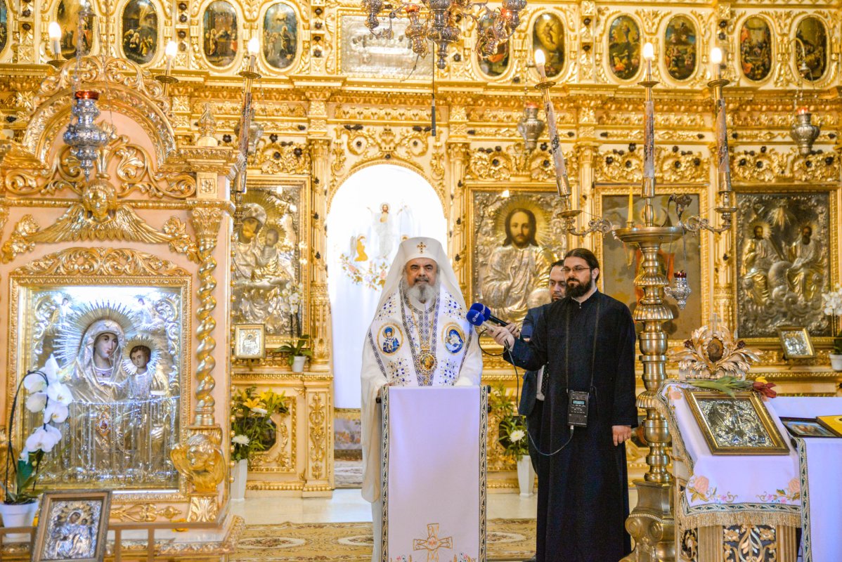 Pomenirea modelelor tuturor femeilor credincioase 40225