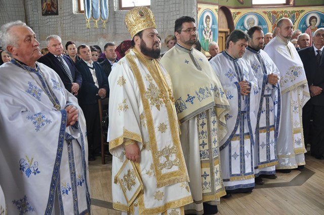 Slujiri arhierești în Duminica Mironosițelor 40181