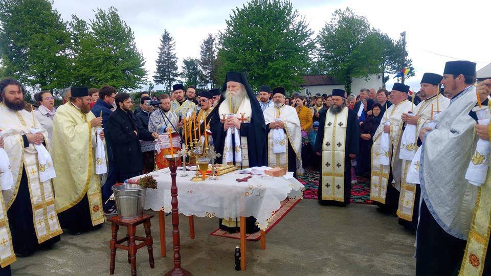 Piatră de temelie pentru două biserici din Moldova 40122