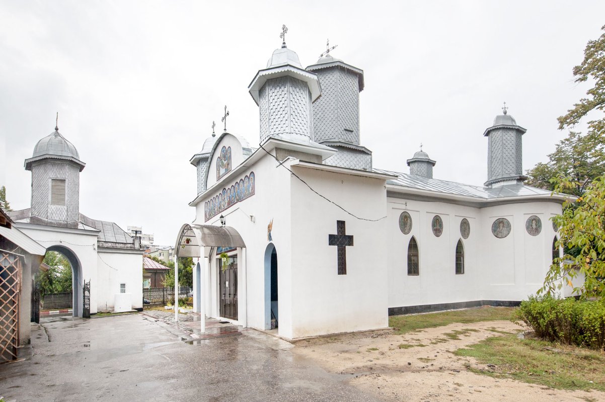 Veacul viitor în oglinda tremurândă a chipurilor 40156