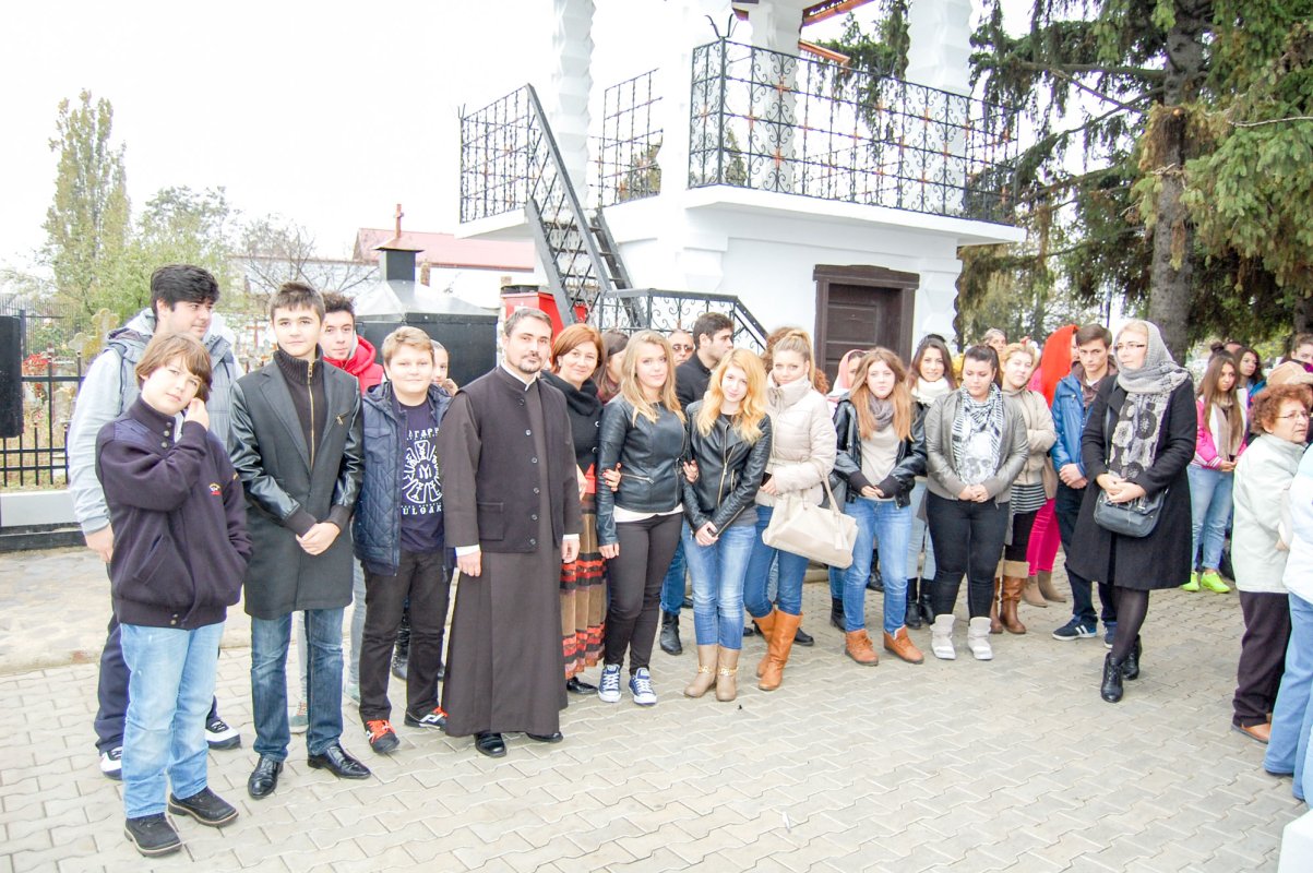 Tineri implicaţi în sprijinirea semenilor 40108