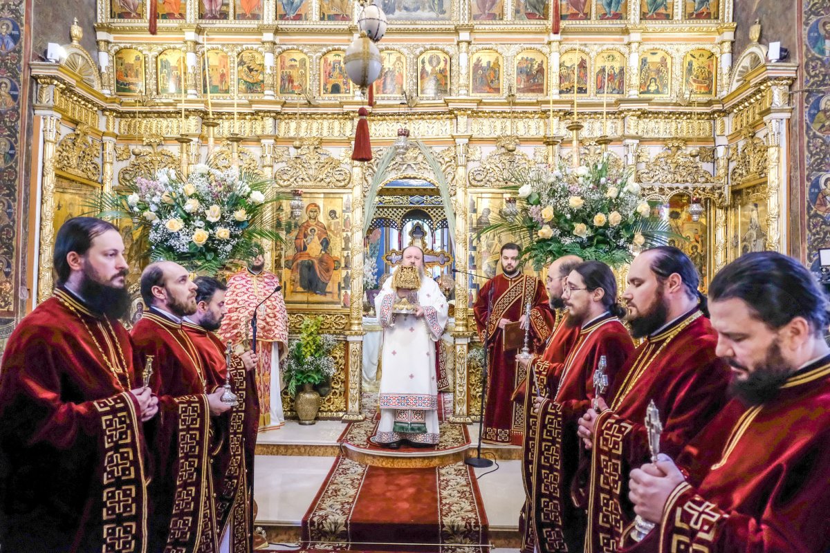 Sfântul Efrem cel Nou cinstit în Capitală 39956