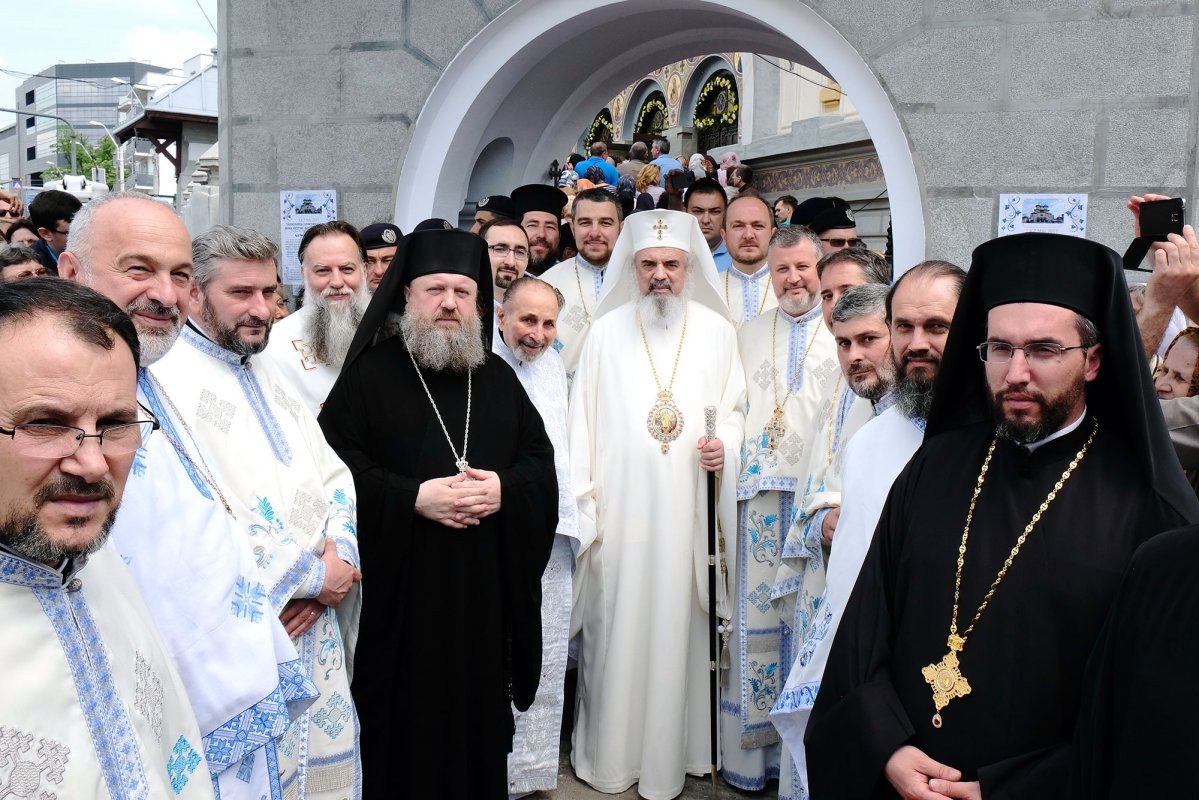 A fost sfinţită Biserica „Buna Vestire”-Bellu 39866