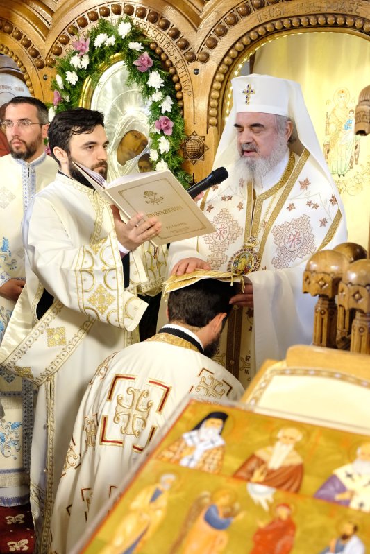 A fost sfinţită Biserica „Buna Vestire”-Bellu 39868