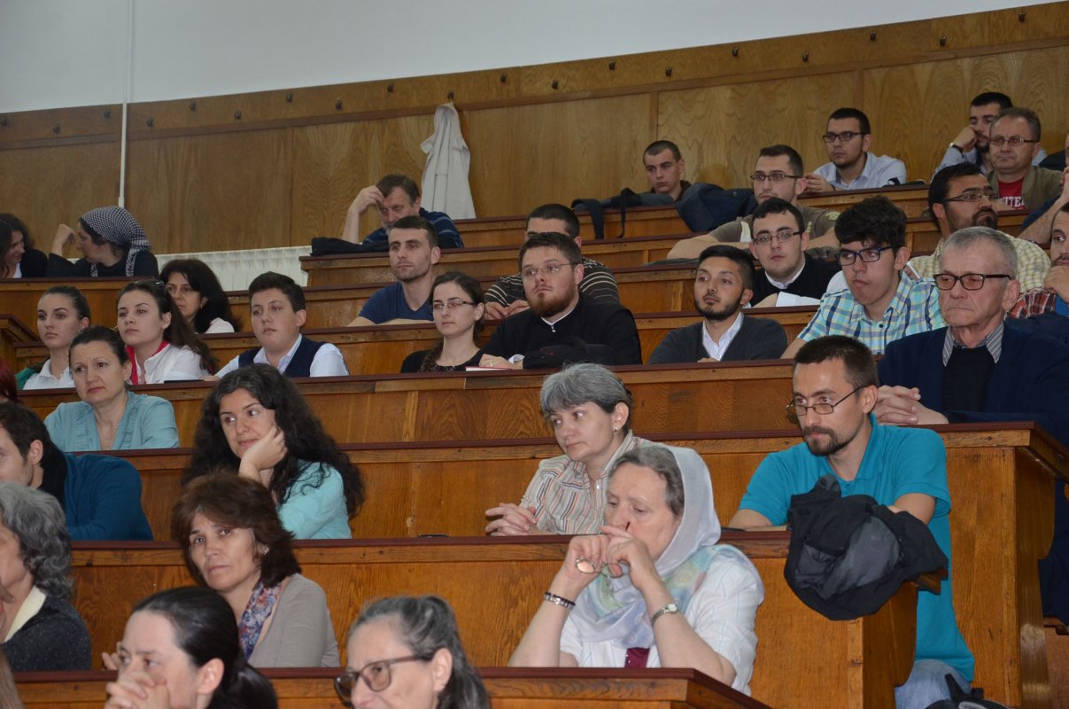 Conferința „Marii duhovnici ai perioadei comuniste” 39860