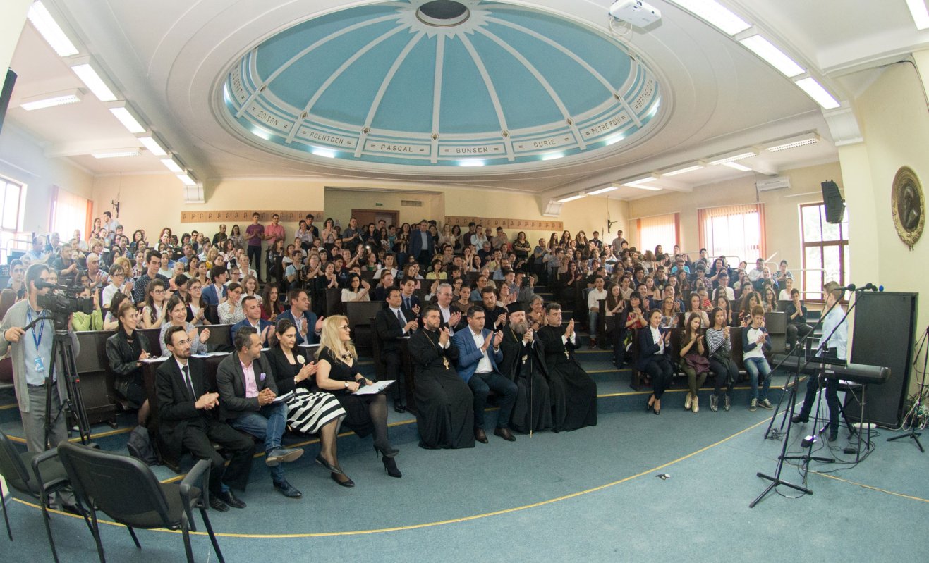 Gala olimpicilor la disciplinele religie și chimie 39880