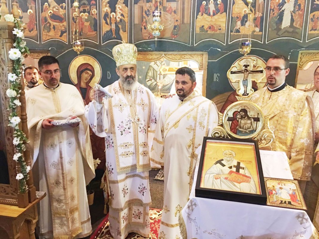 Slujiri arhiereşti în Duminica a IV-a după Paști 39744