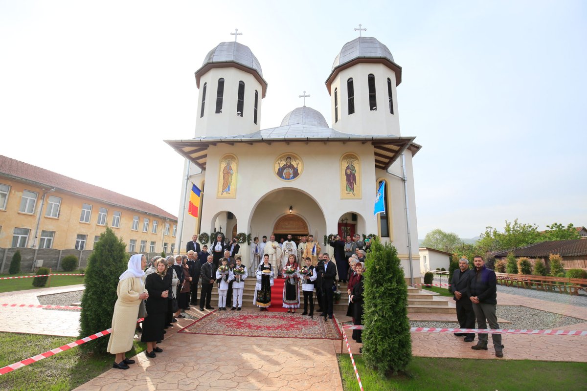 Slujiri arhiereşti în Duminica a IV-a după Paști 39753