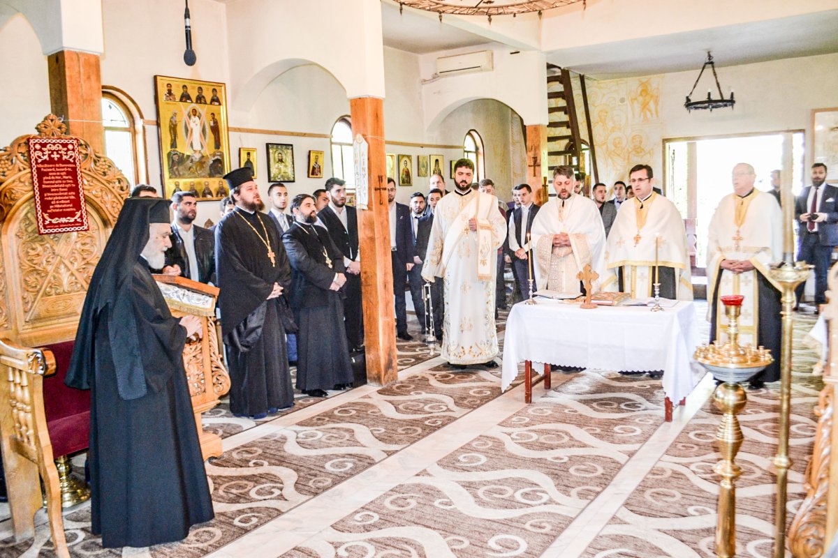 Simpozion studențesc la Facultatea de Teologie din Arad 39695