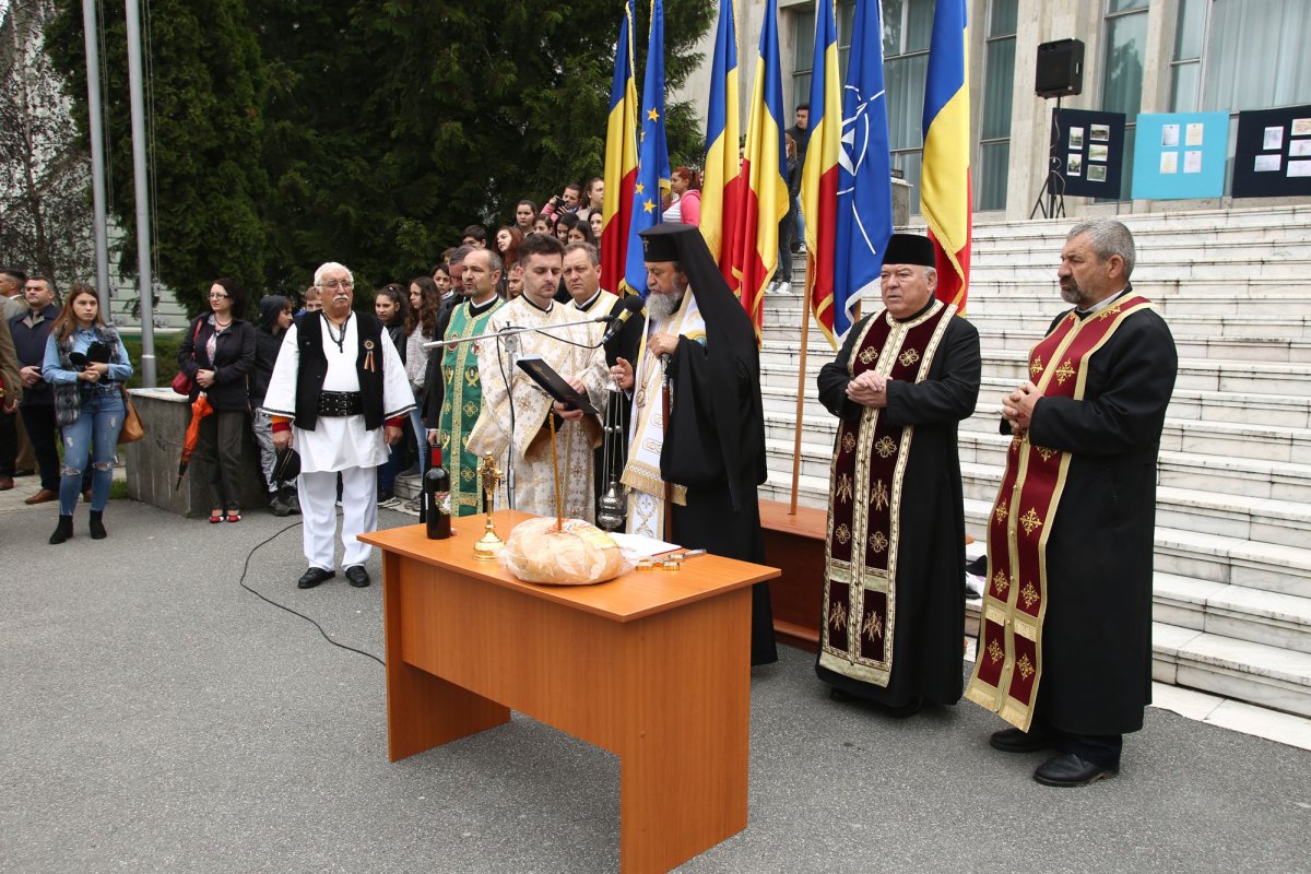 Manifestări religioase, militare şi educative cu ocazia zilei de 9 Mai 39623