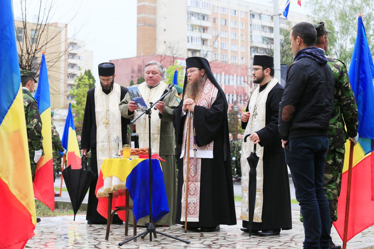 Manifestări religioase, militare şi educative cu ocazia zilei de 9 Mai 39624