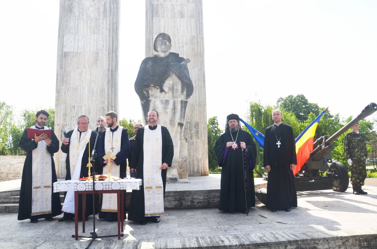 Manifestări religioase, militare şi educative cu ocazia zilei de 9 Mai 39626