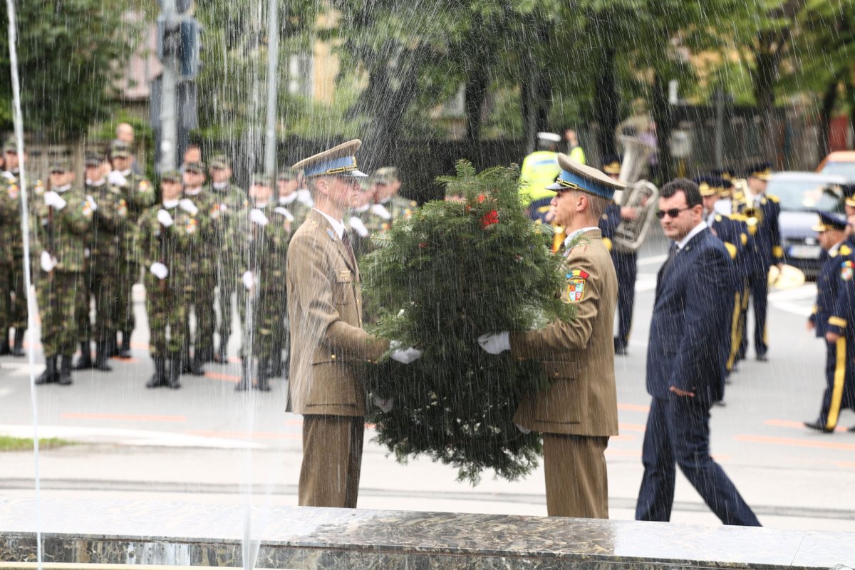Manifestări religioase, militare şi educative cu ocazia zilei de 9 Mai 39629