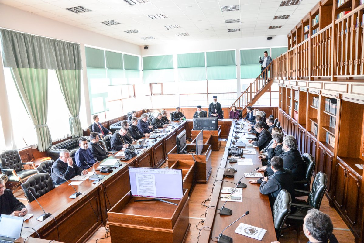 Colegiul decanilor, întrunit la Târgovişte 39538