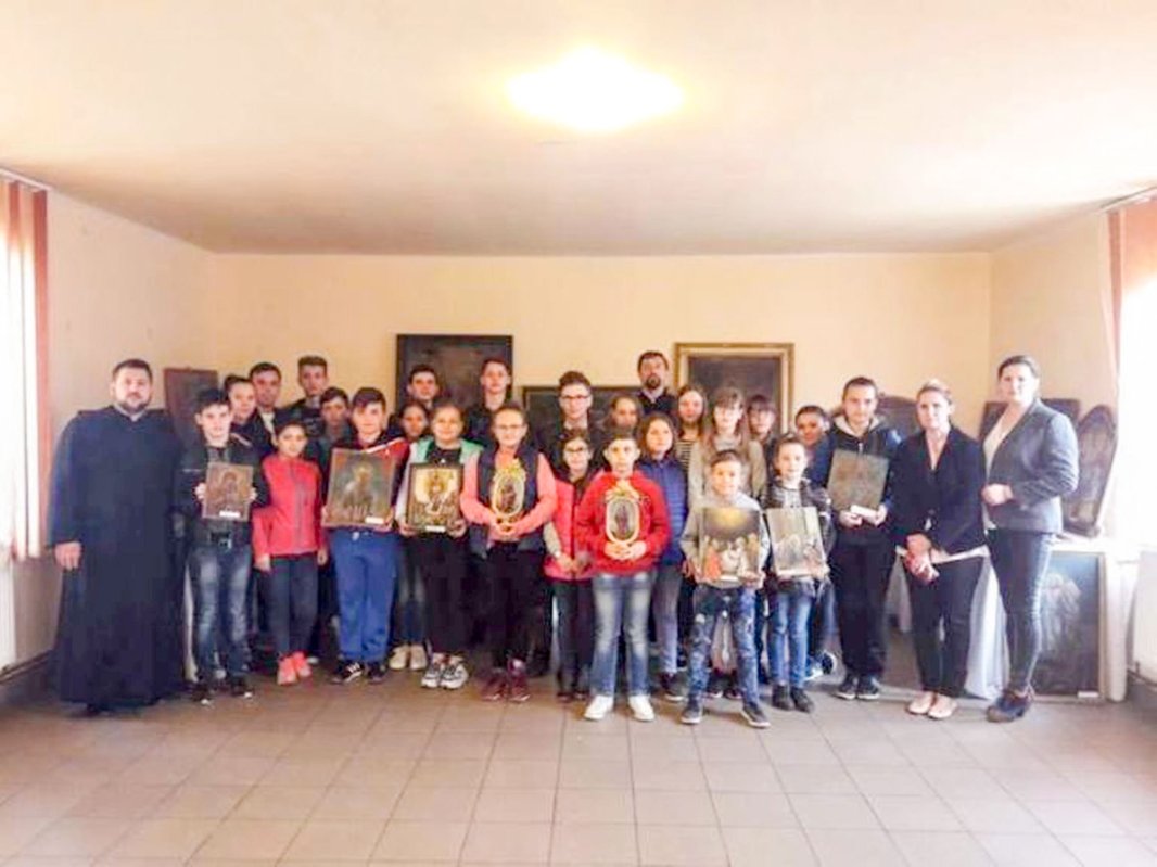 Expoziție de icoane vechi în Parohia Pojejena 39535