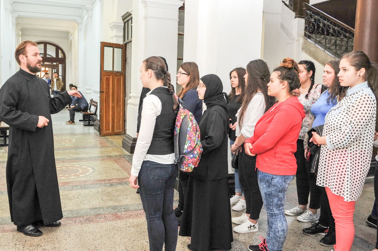 Porţi deschise la Facultatea de Teologie Ortodoxă 39547