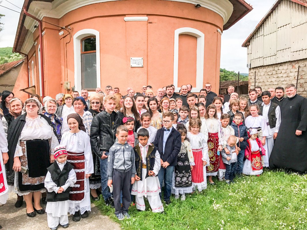 Bucurie duhovnicească pentru credincioșii Parohiei Gornea 39506