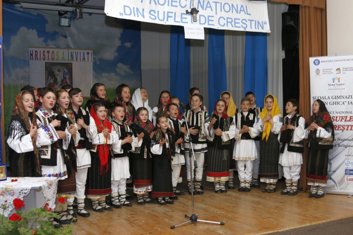 450 de participanţi în 8 ore de muzică la concursul „Din suflet de creştin“ 39368