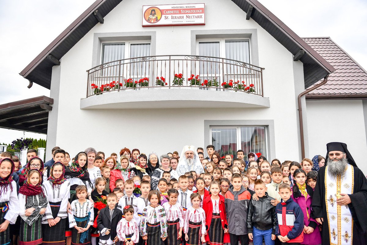 Sfinţirea centrului medical stomatologic din Rădăuţi 39269