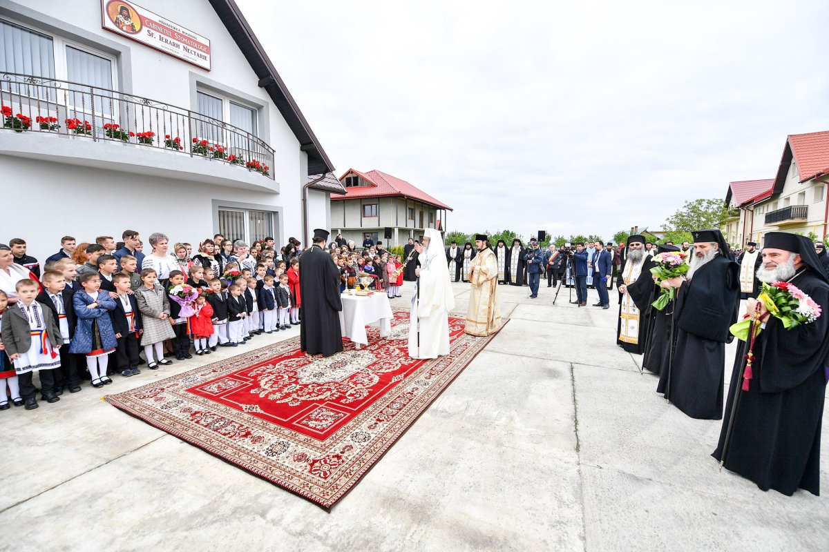 Sfinţirea centrului medical stomatologic din Rădăuţi 39271