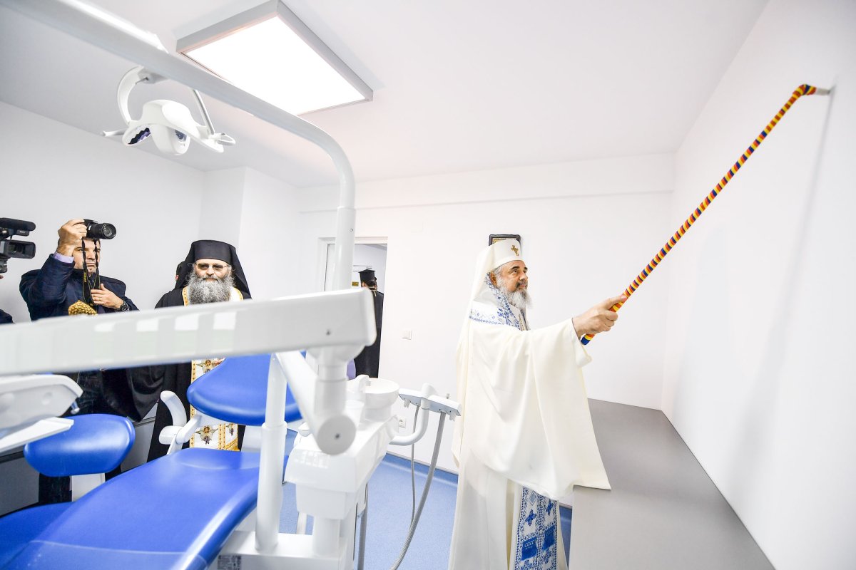 Sfinţirea centrului medical stomatologic din Rădăuţi 39273