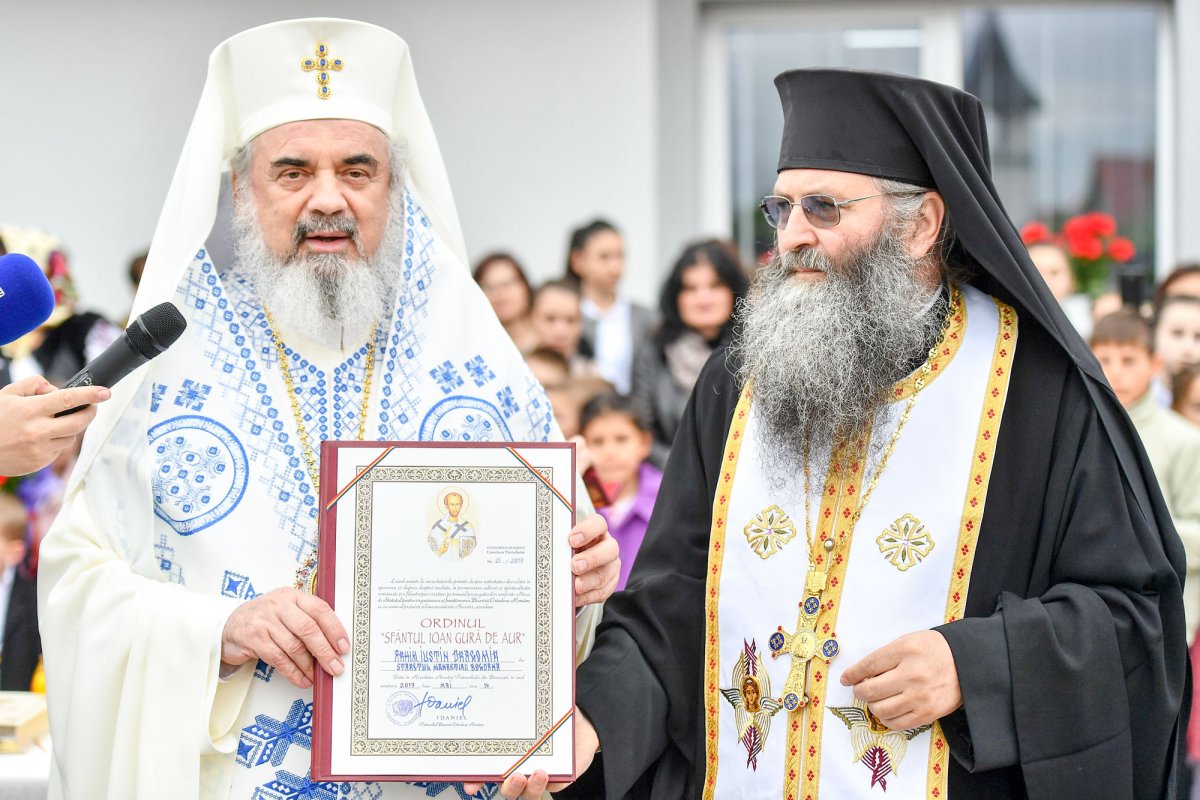 Sfinţirea centrului medical stomatologic din Rădăuţi 39274