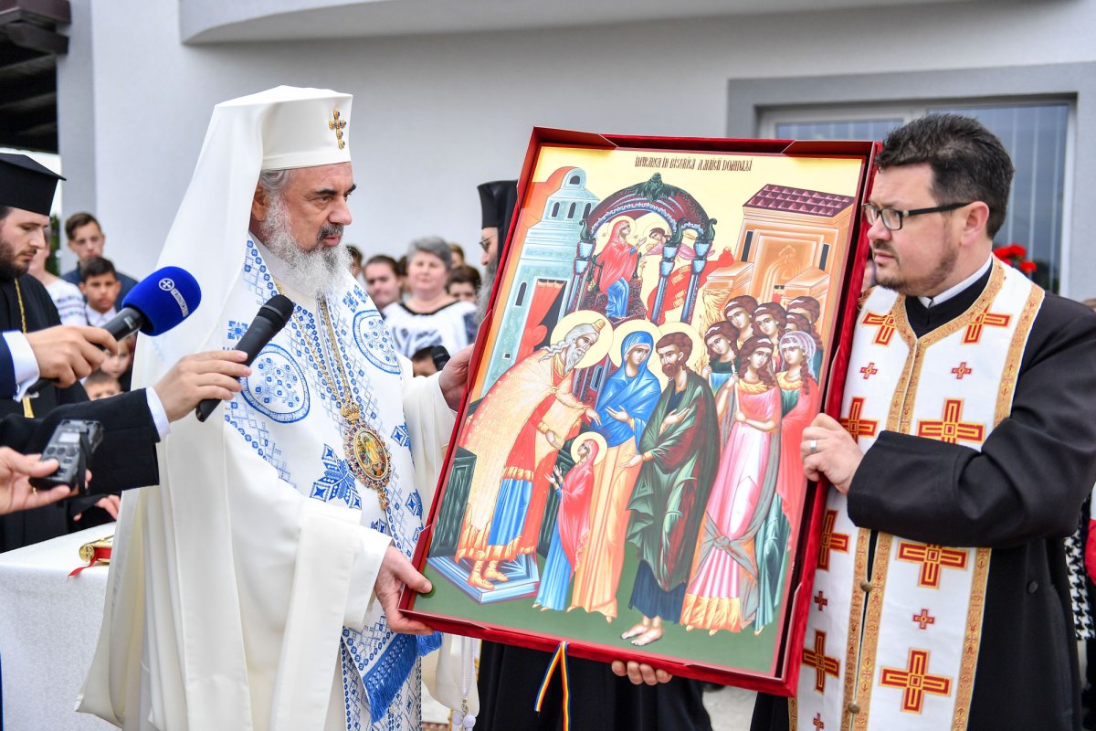 Sfinţirea centrului medical stomatologic din Rădăuţi 39275