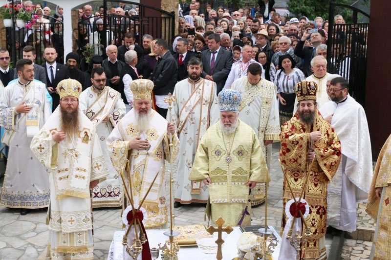 Slujiri arhierești în Duminica Samarinencii 39309