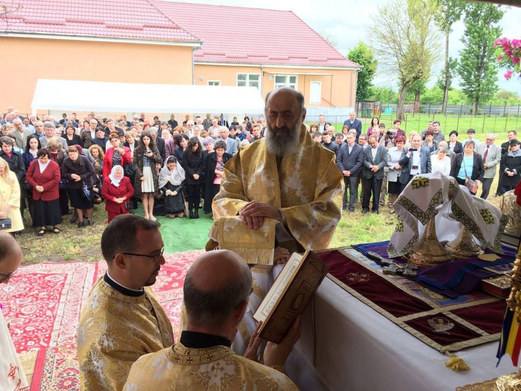 Slujiri arhierești în Duminica Samarinencii 39310