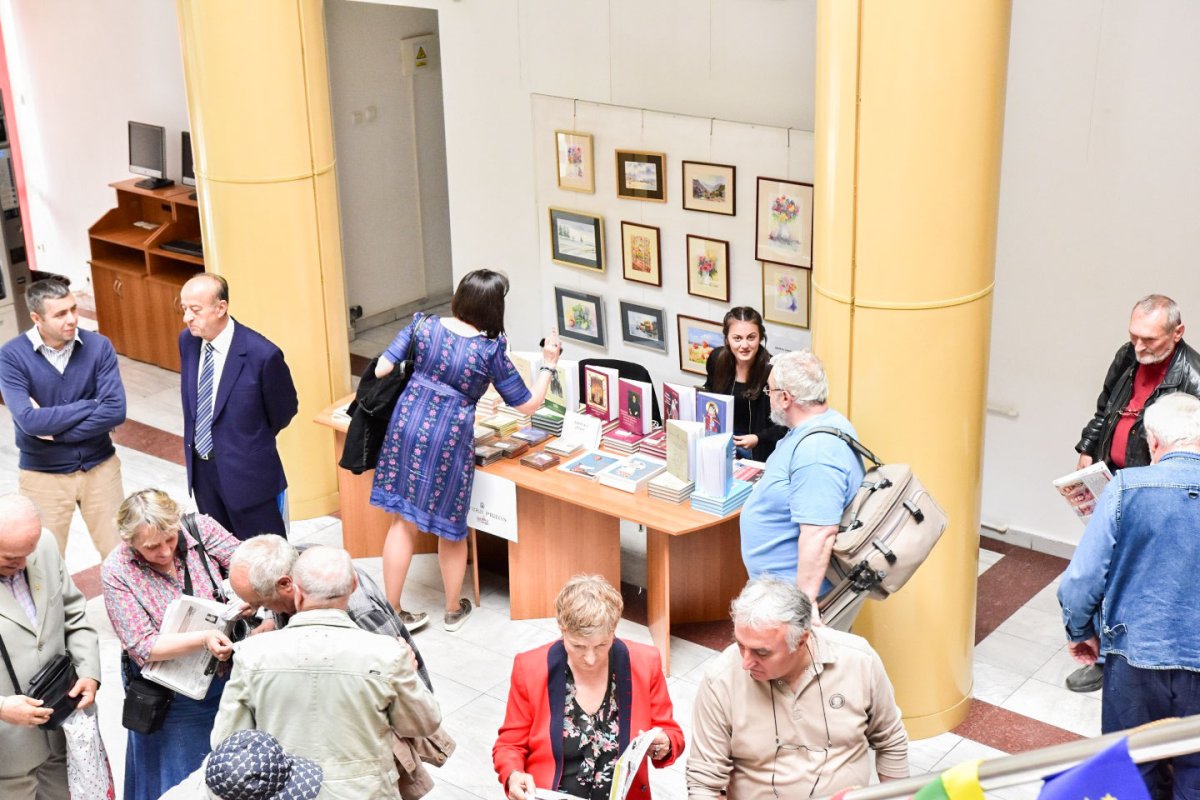 Editura Praxis, prezentă la Salonul de Literatură şi Artă 39167