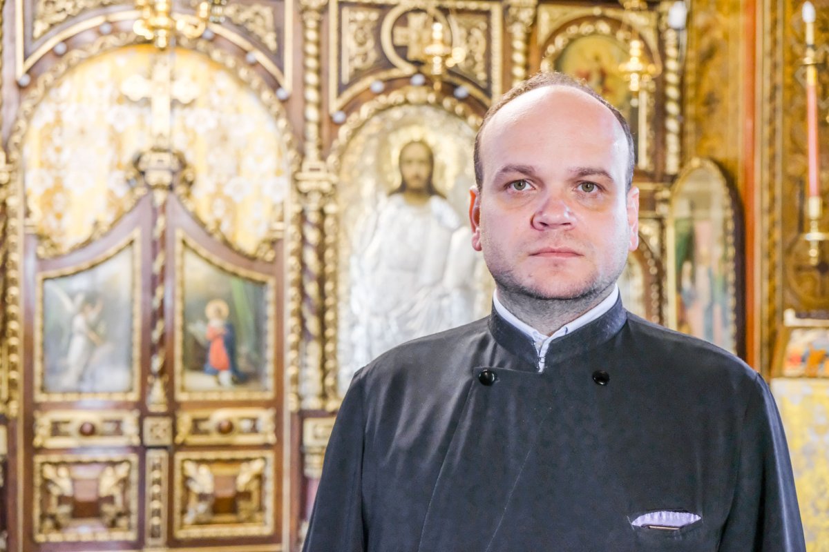 Tinerii învață filantropia într-o parohie din Bușteni 39181