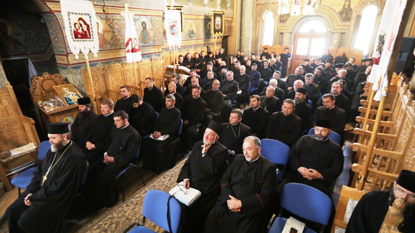 Conferinţa preoţească de primăvară la Vişeu de Sus 39058