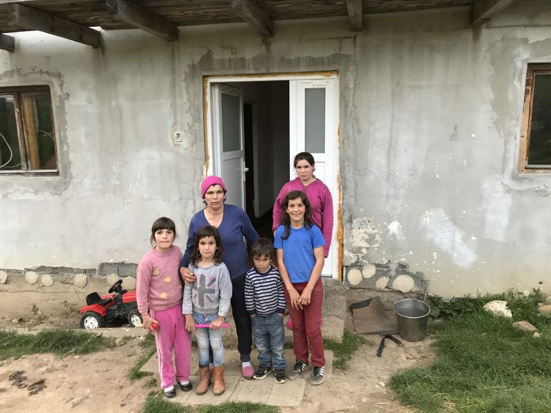 Daruri pentru o familie nevoiașă din Cheia, județul Brașov 39073