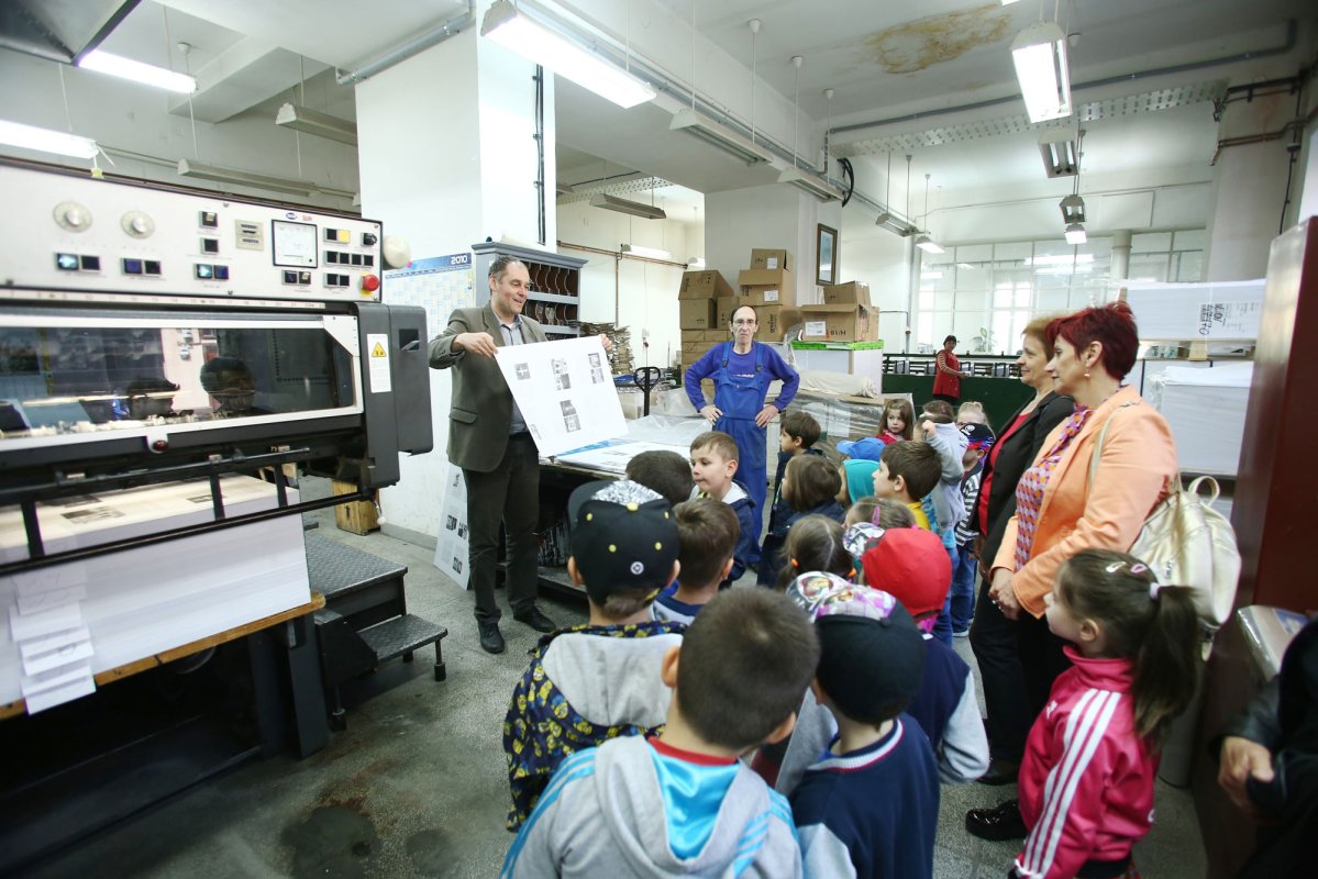 Elevi și preșcolari, în vizită la Tipografia „Șaguniana” a Arhiepiscopiei Sibiului 39071