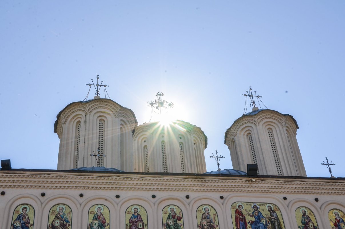 Liturghie arhierească și momente festive la Patriarhia Română 38967