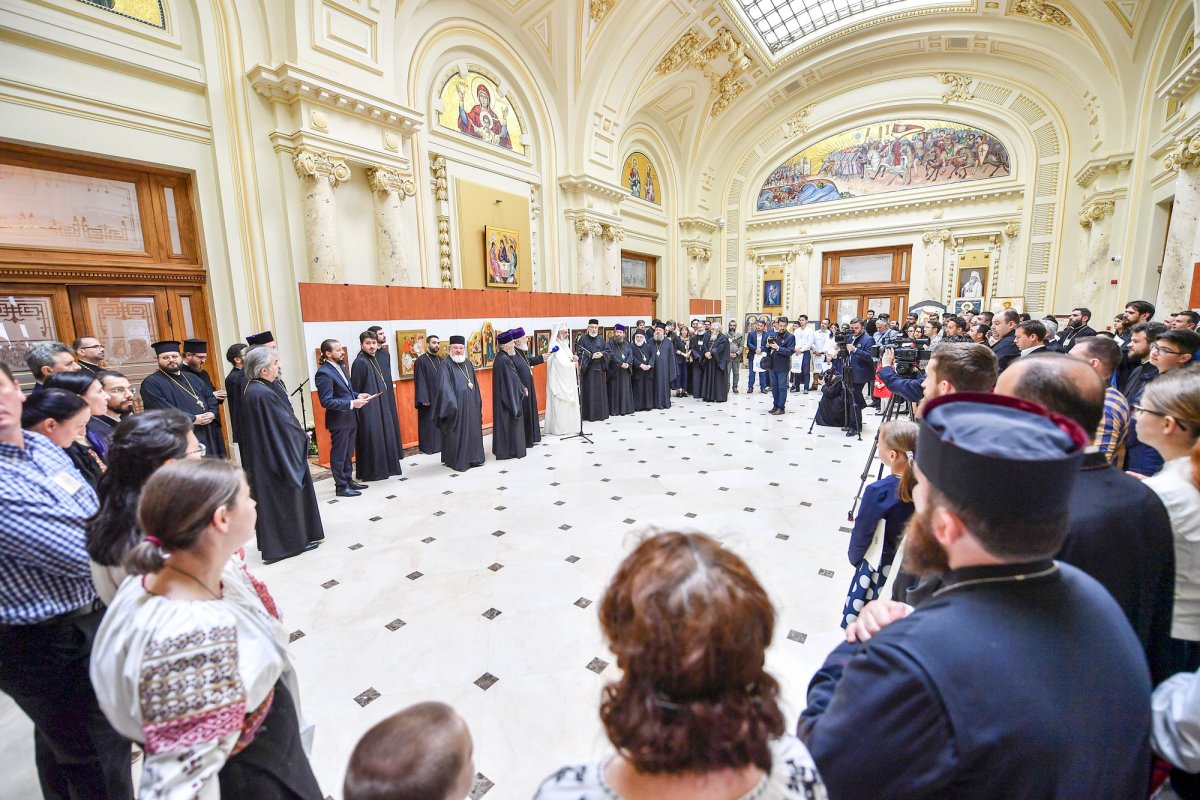Liturghie arhierească și momente festive la Patriarhia Română 38972