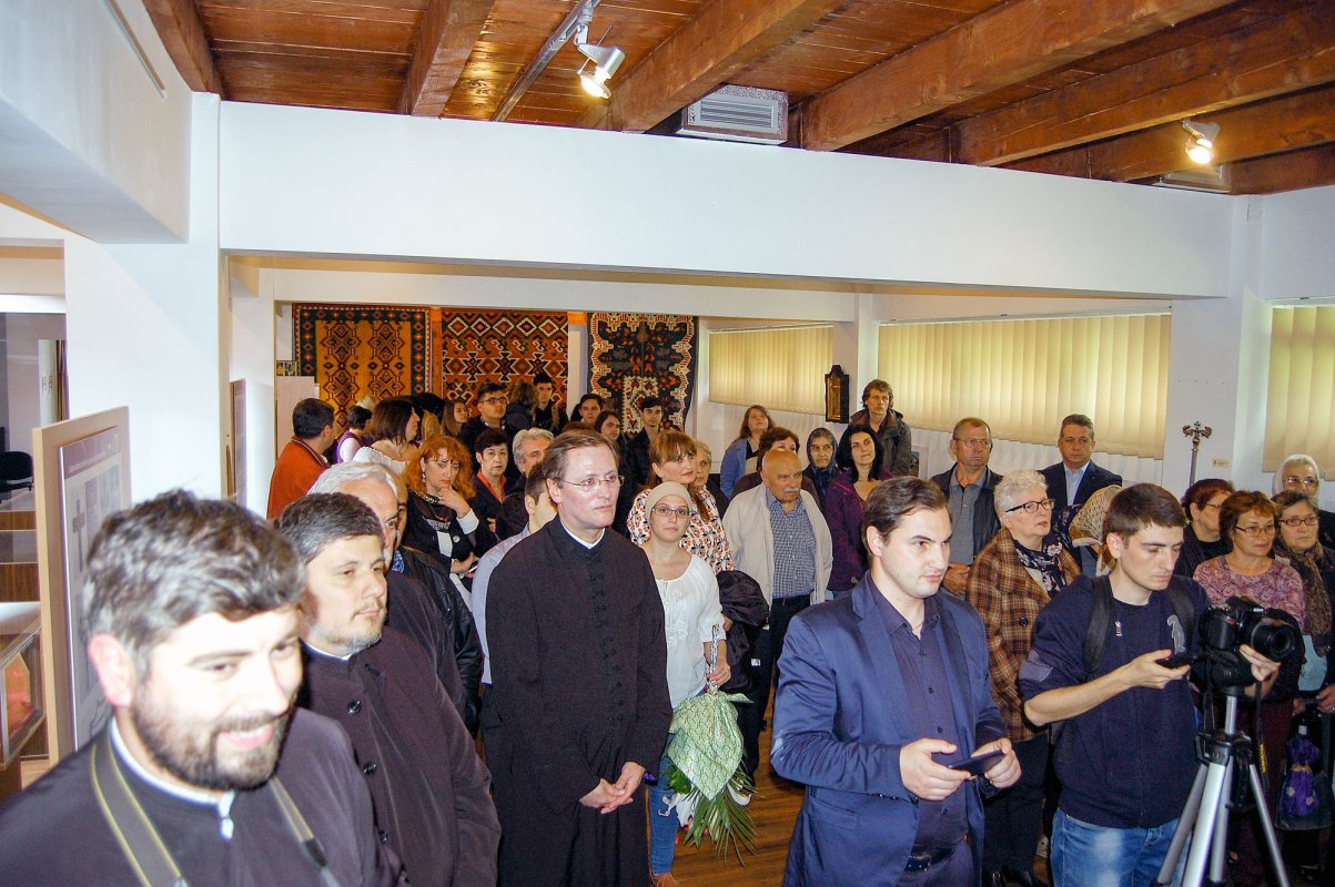 „Tezaur – Episcopia Tulcii” la Muzeul Satului bănățean 38959
